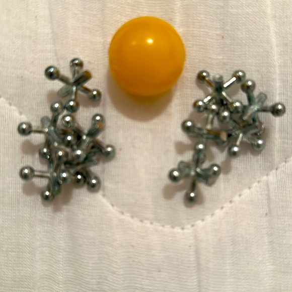 HOUSE OF MARBLES CLASSIC JACKS GAME IN COTTON CARRYING POUCH - Picture 3 of 4